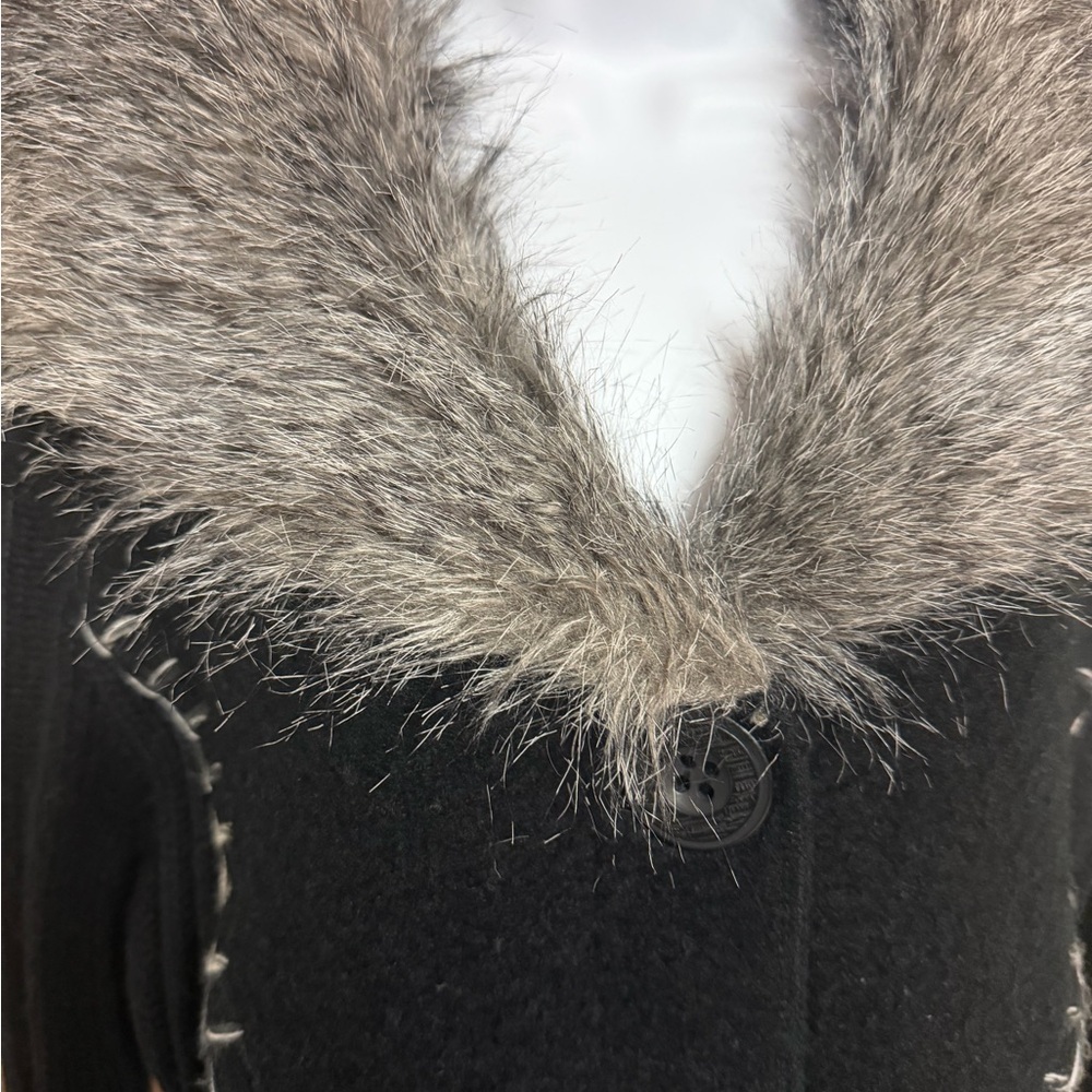 4/$15 Roz & Ali Black Cardigan with Faux Fur Collar - Picture 2 of 7